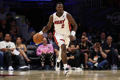 Reportero estadounidense: el médico del equipo de los Hornets dice que Rozier resultó realmente herido en un juego controvertido, con una resonancia magnética como prueba