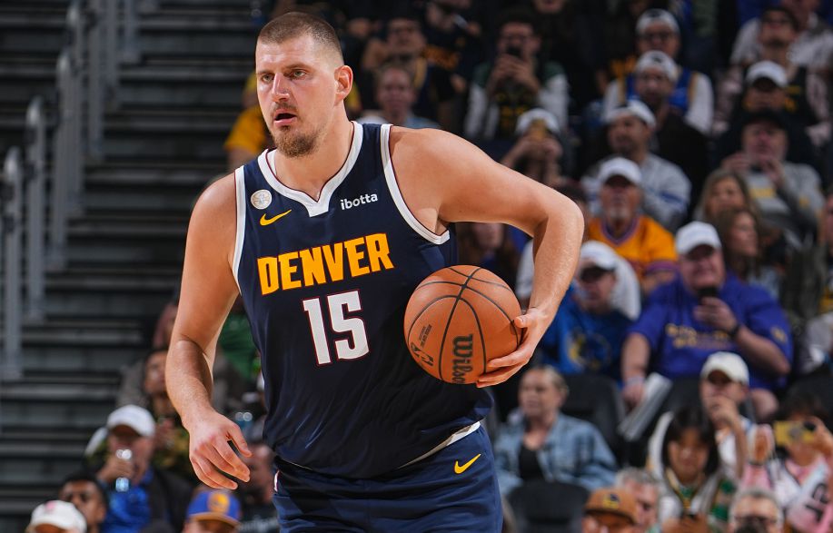 Jokic anotó 19 puntos con 7 de 7 tiros en un solo cuarto, y los Nuggets derrotaron a los Clippers 43-22.