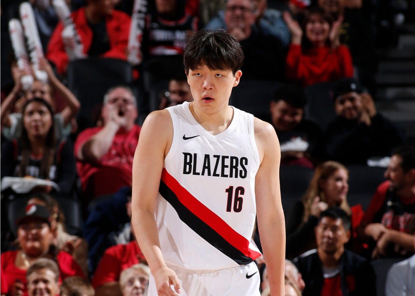 Yang Hansen anotó 6 puntos y 5 rebotes en la primera mitad del partido de la G League, con un más-menos de -25