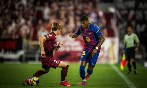 Kobe gana Fense vs Barcelona