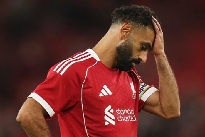 Carragher: Si Salah no vuelve a la defensa, no se le debería permitir ser titular en todos los partidos